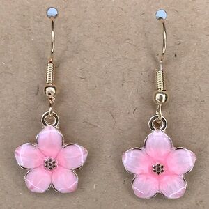Luxurious Flower Earrings 18k Platted Hook